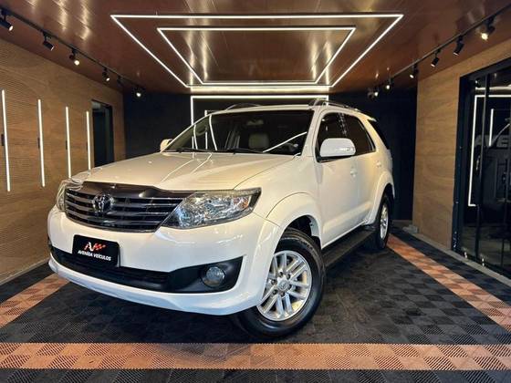 TOYOTA HILUX SW4 2.7 SR 4X2 16V FLEX 4P AUTOMÁTICO